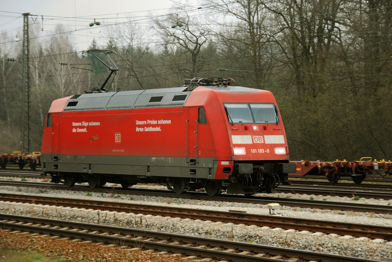 101 103-0, aufgenommen bei einer Solodurchfahrt durch Neuoffingen, am 26.03.11.