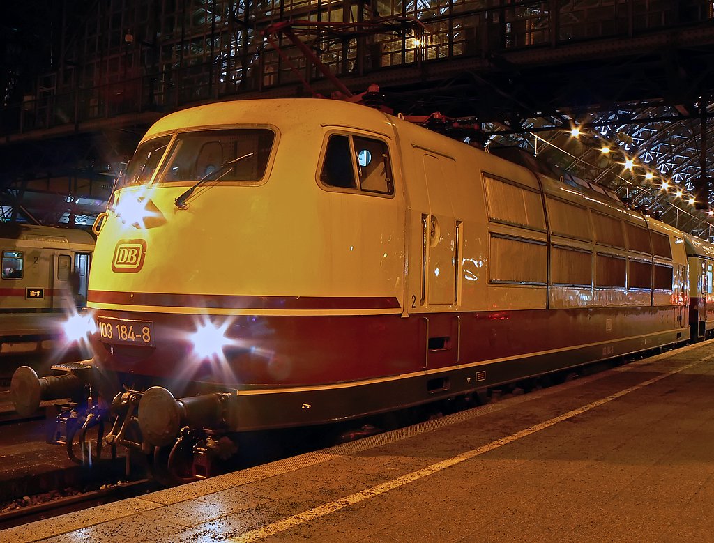 103 184-8 mit einem TEE in K�ln Hbf. am 02.01.2010
