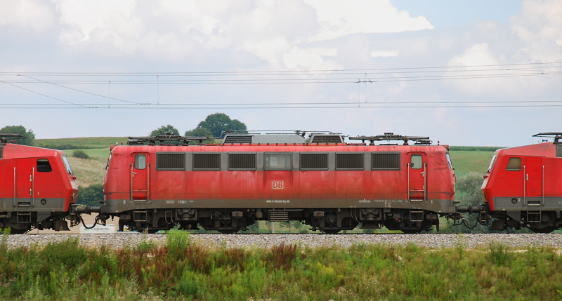 115 205-7, aufgenommen am 21.07.11, kurz nach Burgau.