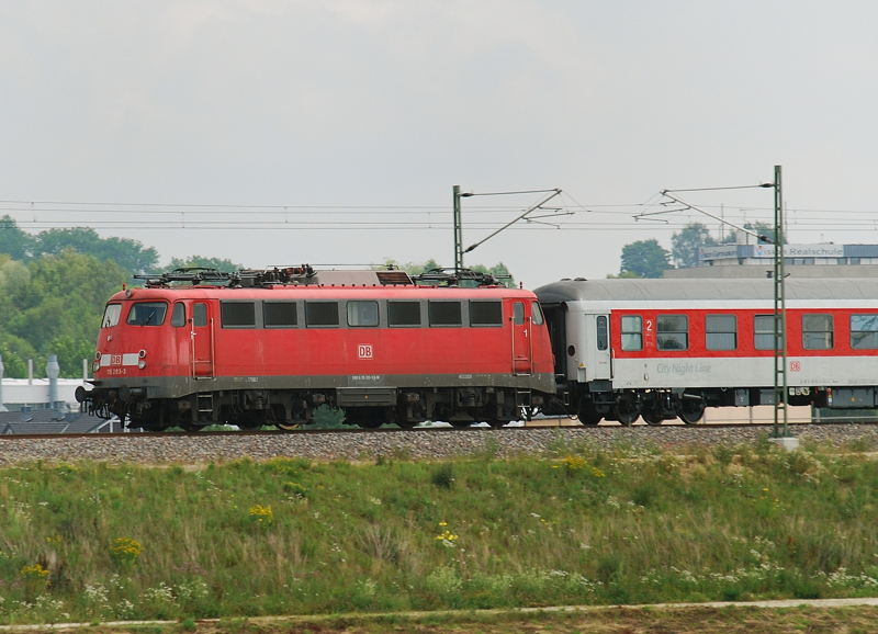 115 293-3, aufgenommen am 30.06.11, als Abschlu� eines Schad PbZ, auf der Strecke Ul-Augsburg, kurz nach Burgau.