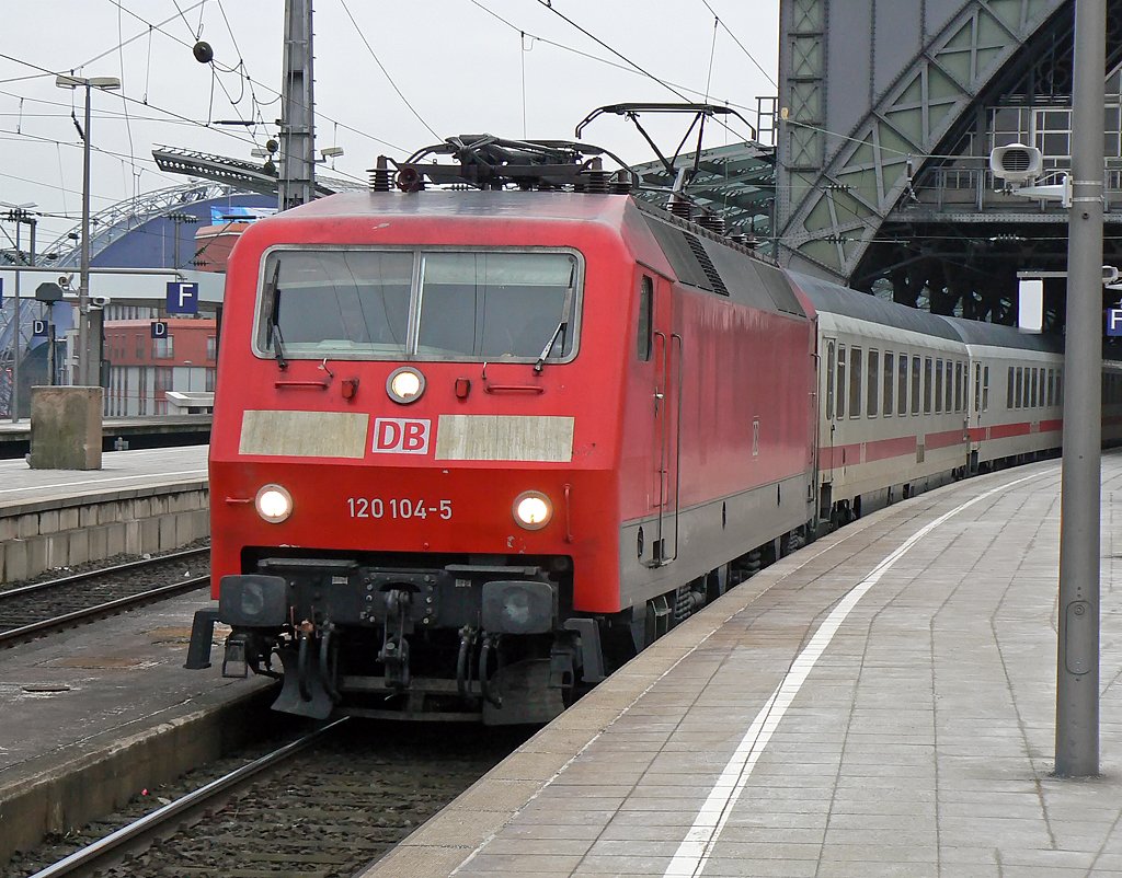 120 104-5, K�ln Hbf. am 21.01.2010