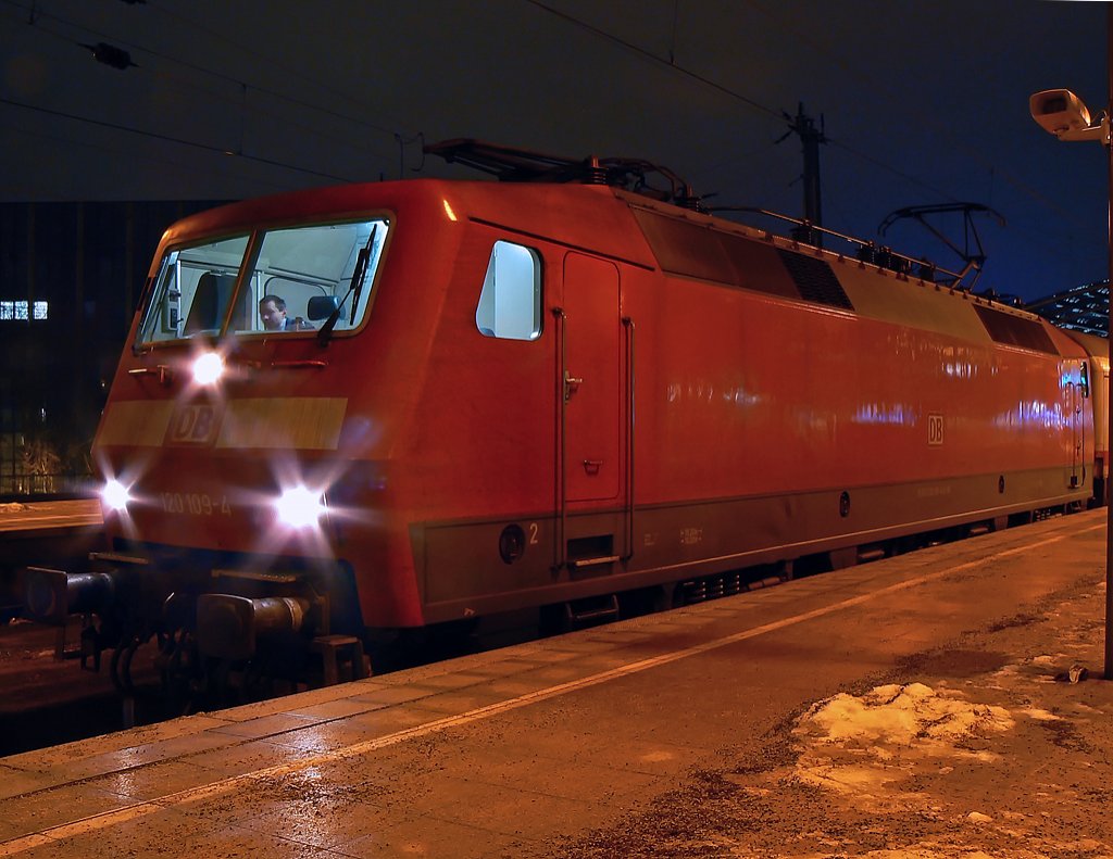 120 109-4 in K�ln Hbf am 15.01.10