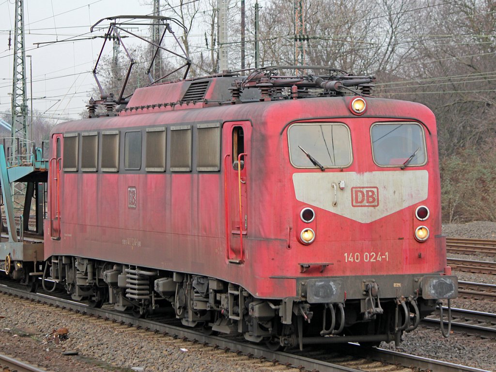 140 024-1 im Portrait in K�ln West am 12.02.2011