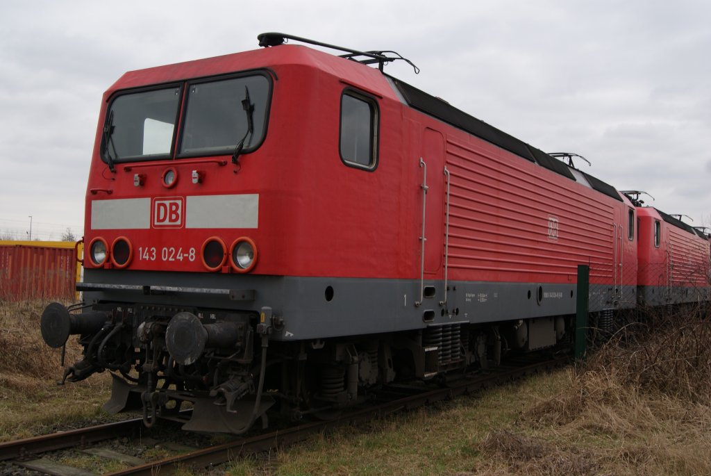 143 024