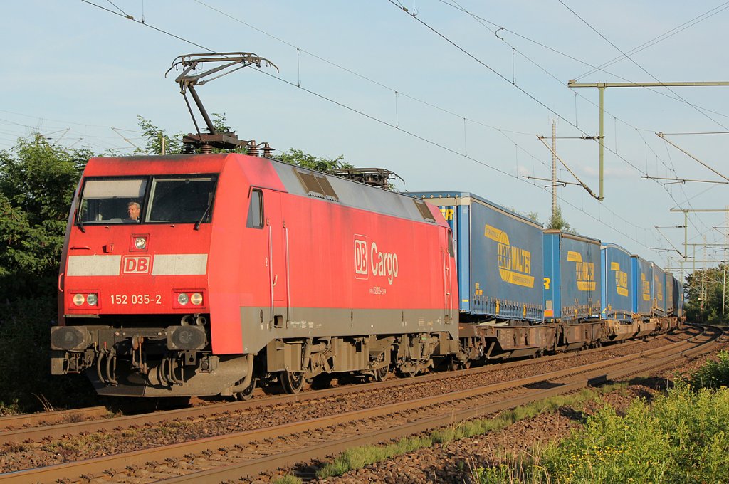 152 035-2 am LKW Walter Zug in Porz Wahn am 08.07.2011