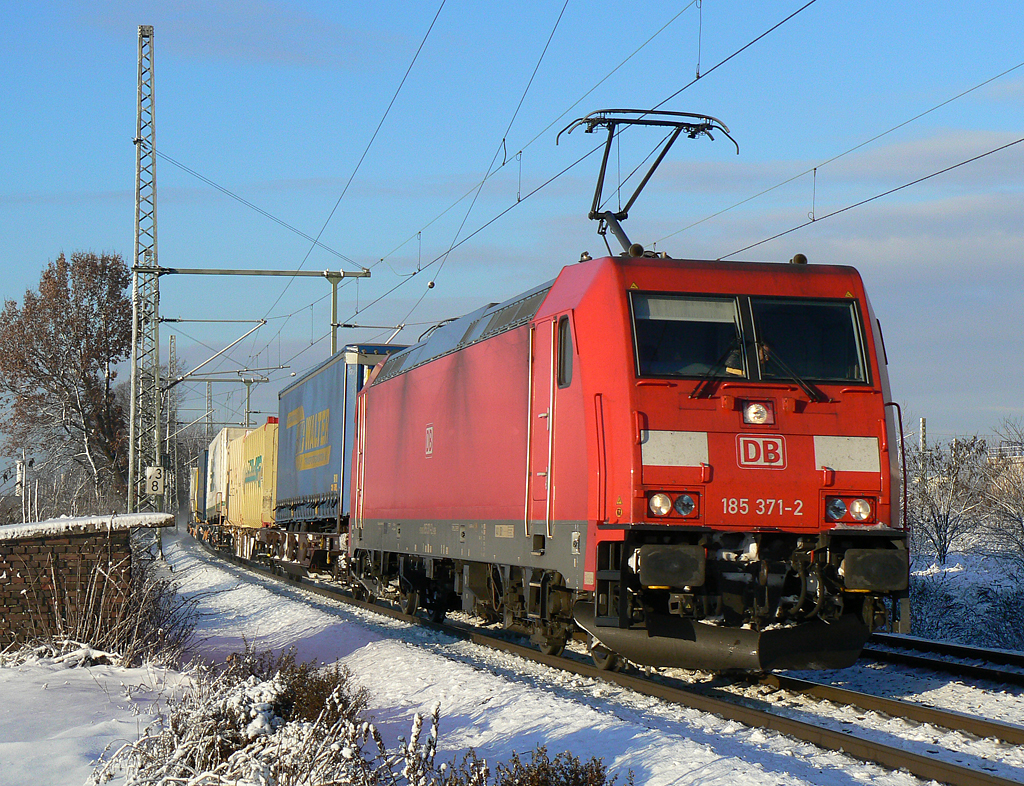 185 371-2 in Porz Wahn am 18.12.2010