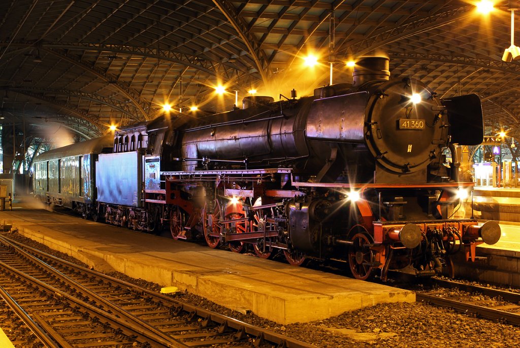 41 360 der Dampfloktradition Oberhausen in K�ln Hbf, oft fotografiert und wird nie langweilig :-) ! 
