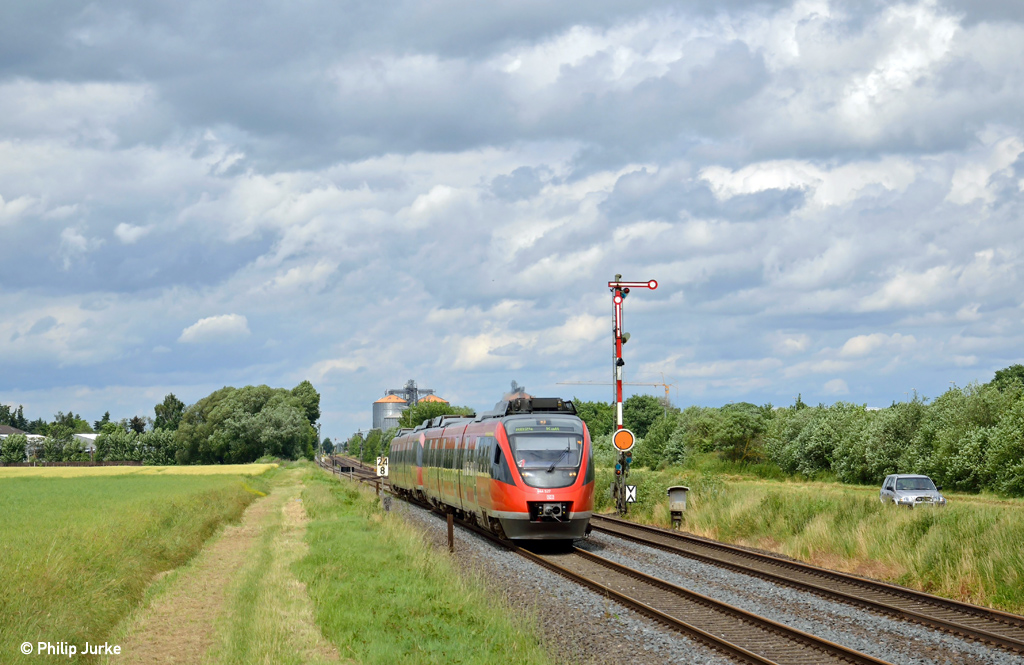 644 027-4 und 644 012-6 als RB 11419 von K�ln Messe/Deutz nach Kall am 22.06.2013 zwischen Derkum und Gro�b�llesheim.
