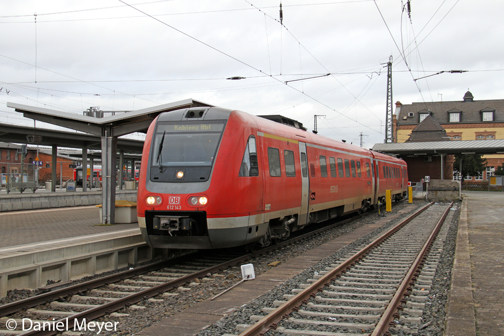Der 612 143 mit dem RE nach Koblenz in Giessen Hbf am 31,12,12