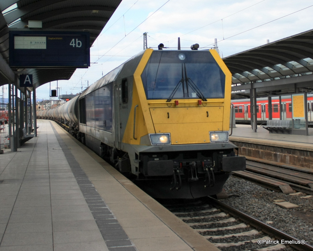 Der Tf dieser Maxima 40CC meinte mit seiner Pfeife mich vom Bahnsteig zu Blasen, doch dies gelang Ihm nicht. Aber sie war zu leise und somit keine Richtige Diesellok.