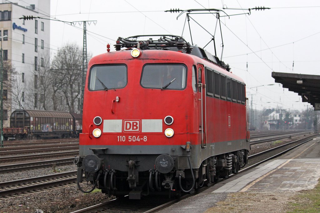 Die 110 504-8 fuhr Lz durch K�ln West am 21,01,10