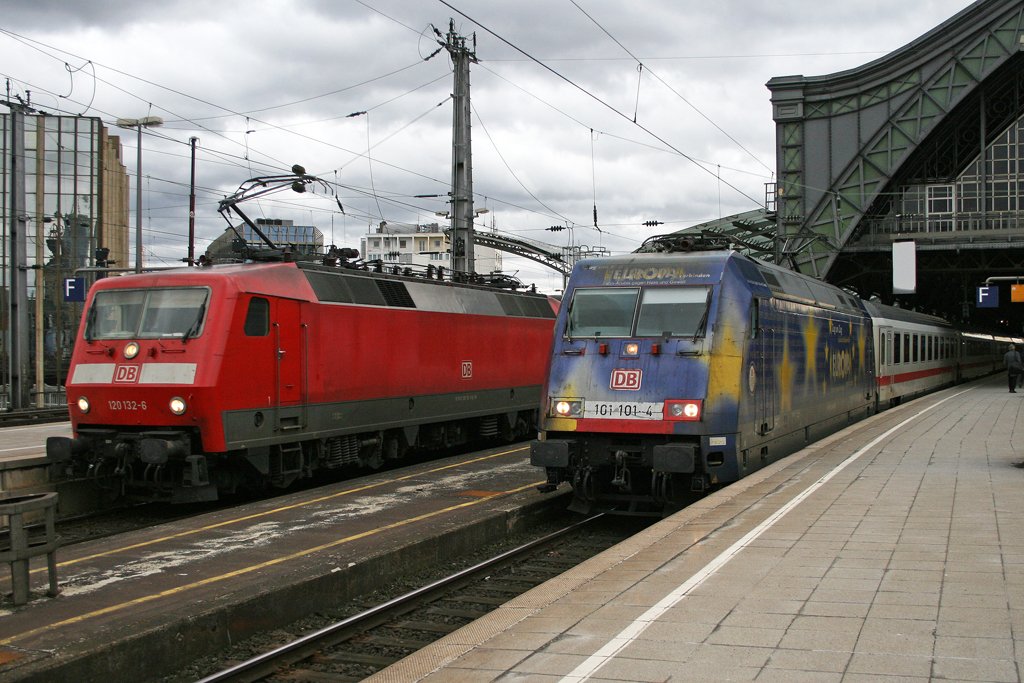 Die 120 132-6 und 101 101-4 in K�ln Hbf am 28,02,10