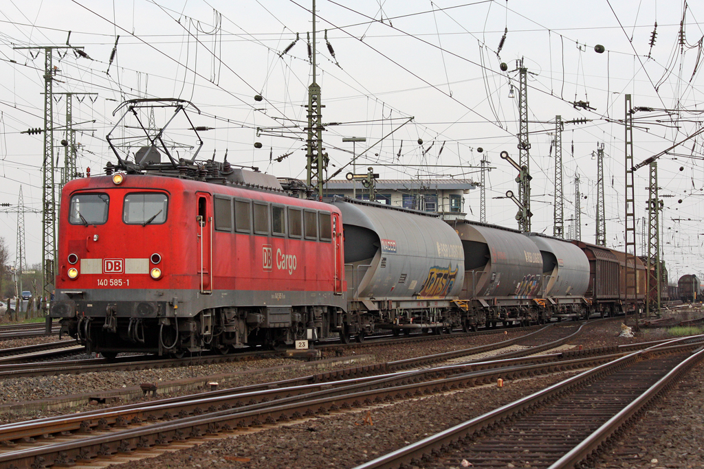 Die 140 585-1 in Gremberg am 07,04,10