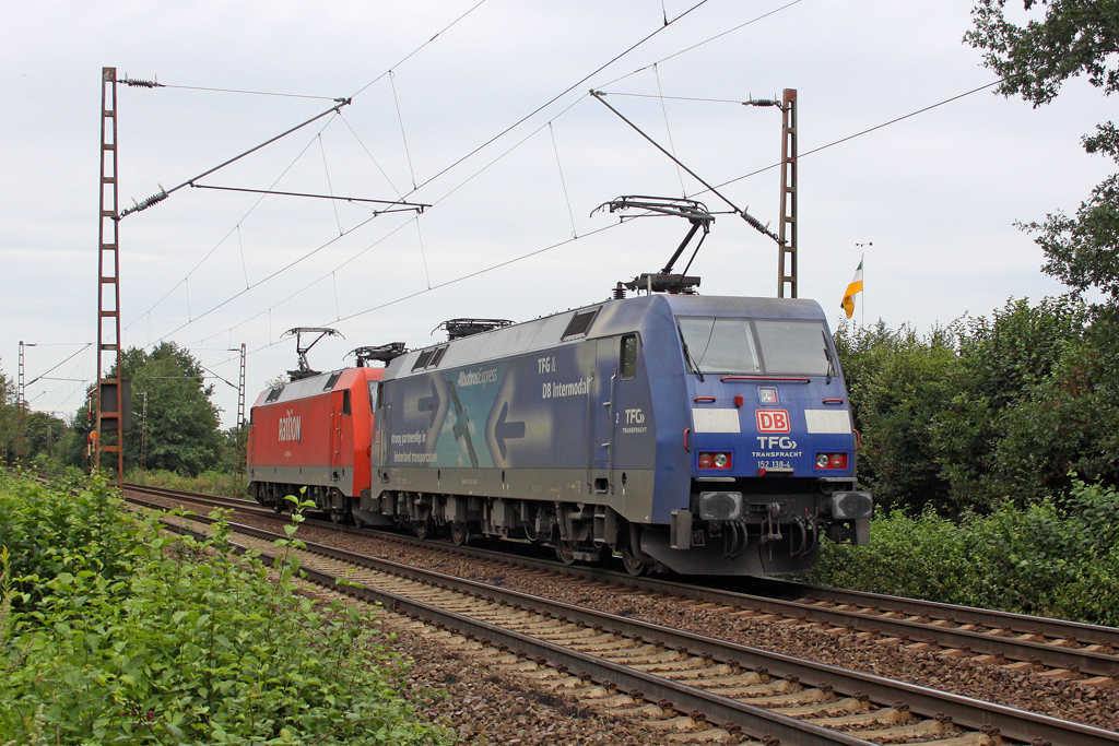 Die 152 138-4 und 152 062-6 in Hannover Limmer am 16,08,11