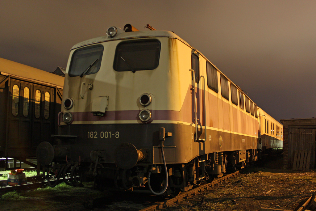 Die 182 001-8 im DB Museum Koblenz-L�tzel am 04,04,10
