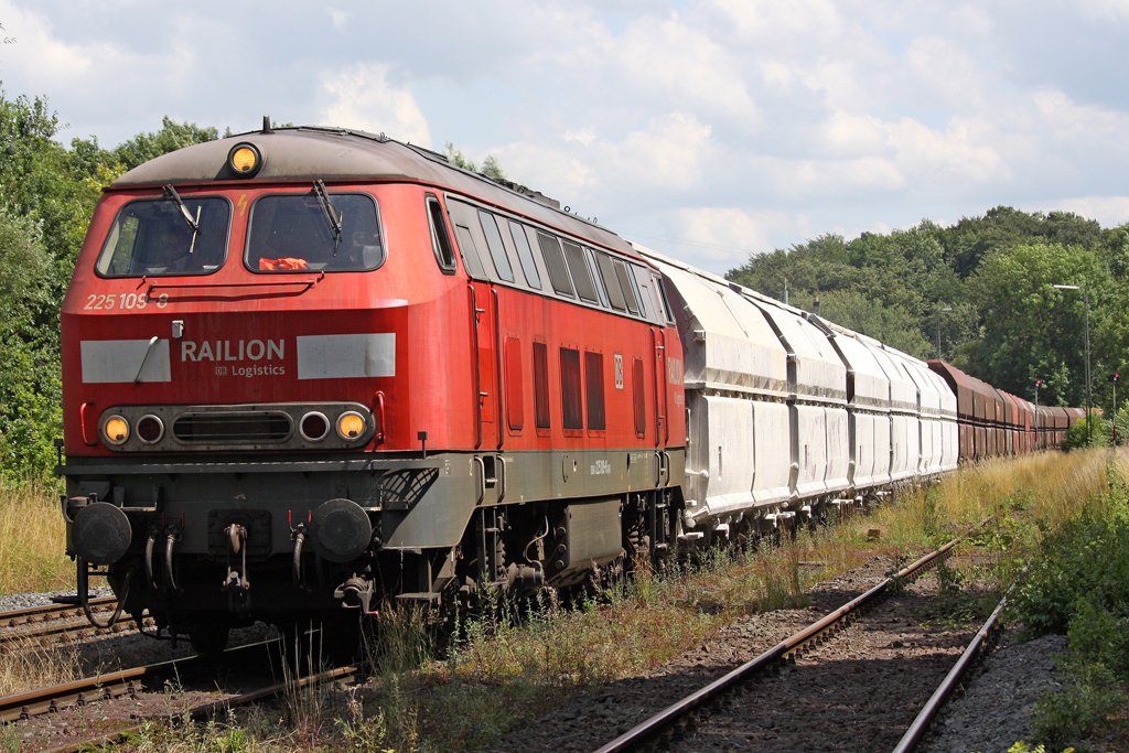 Die 225 109-8 in W�lfrath Flandersbach am 15,07,09