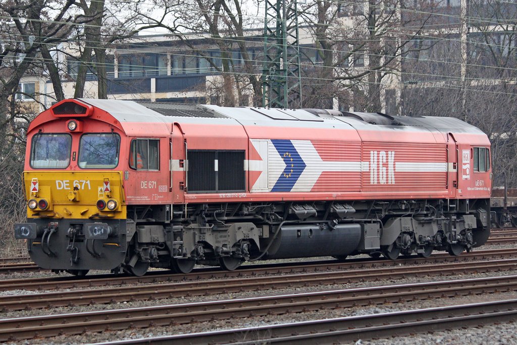 Die DE 671 in K�ln West am 21,01,10