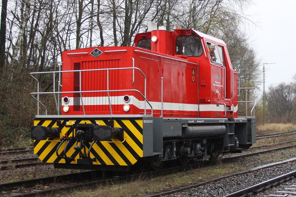 Die Lok 80  Max  der Bahnen der Stadt Monheim rangiert in W�lfrath Flandersbach , am 06,12,09