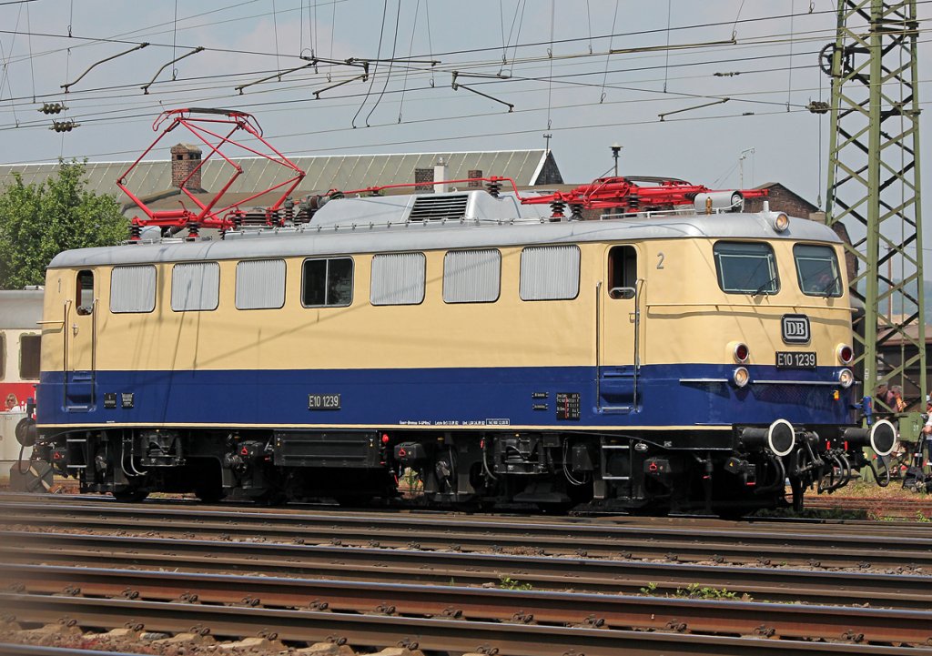 E10 1239 bei der Lokparade im DB Museum Koblenz am 21.05.2011
