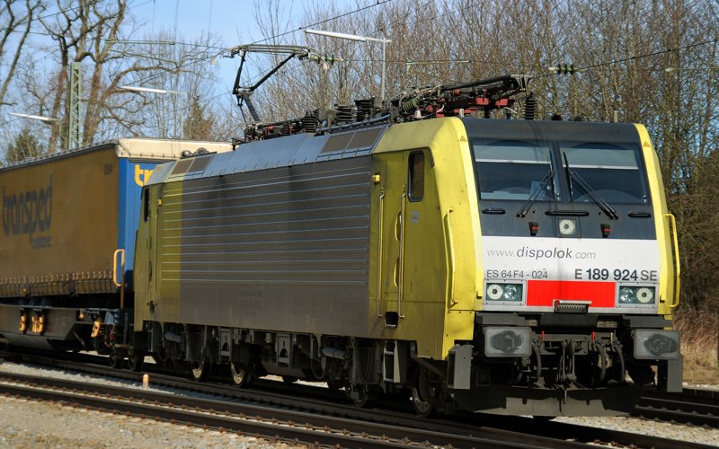 ES 64 F4-024, aufgenommen am 27.02.10, bei der Durchfahrt durch A�ling.