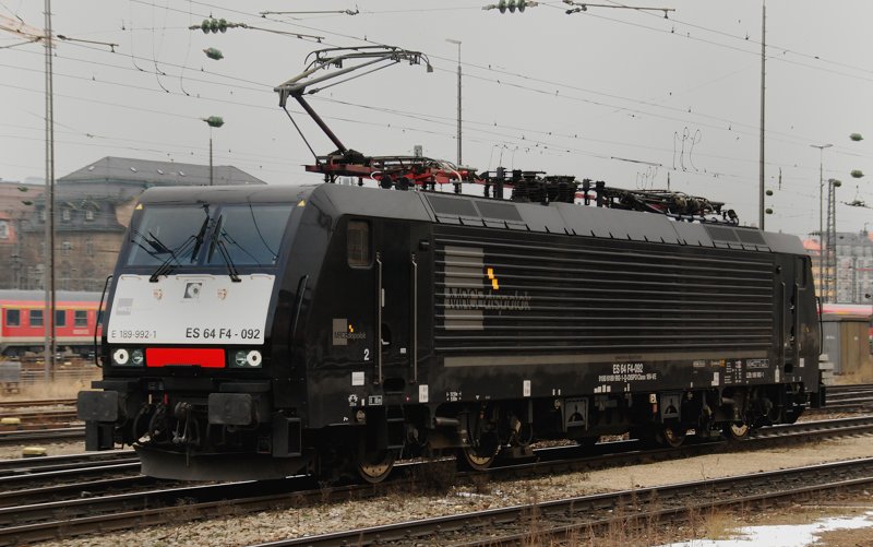 ES 64 F4-092, aufgenommen im Hbf M�nchen, am 23.01.10.