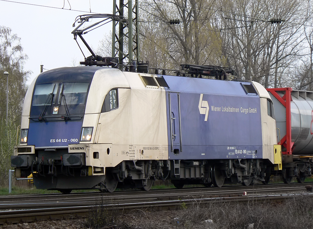 ES 64 U2-060 der Wiener Lokalbahnen in Gremberg am 09.04.2010