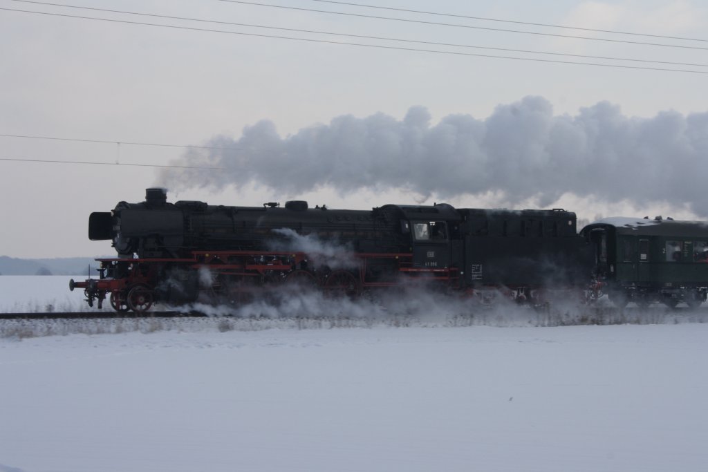  Gl�hweinfahrt  durchgef�hrt von 41 096 am 19.12.2010 . Die Rundfahrt f�hrte zwei Mal von Braunschweig aus �ber Wolfsburg nach Gifhorn und wieder zur�ck nach Braunschweig. Hier in Ehmen bei Fallersleben.