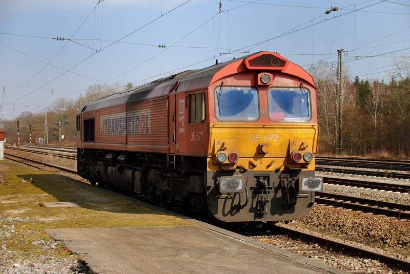 HGK DE 672, abgestellt im Bahnhof Neuoffingen. Aufnahme vom 09.03.11.