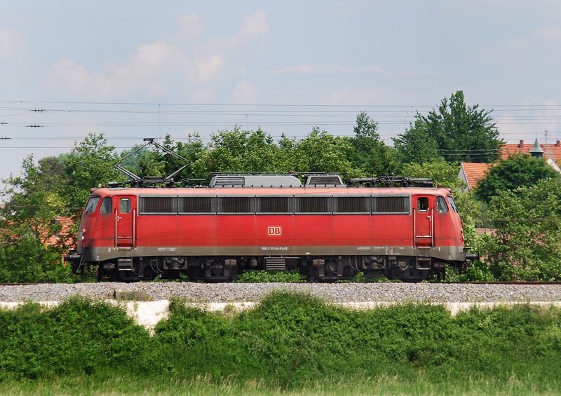 Portrait 115 346-9, aufgenommen am 28.05.12, bei einer Solofahrt kurz vor Jettingen.