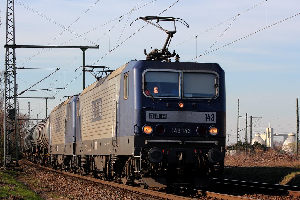 RBH 143 und RBH 113 mit KeWa in Porz Wahn am 26.03.2012