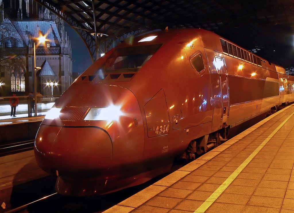Thaly´s 4344 auf Gleis 2 in K�ln Hbf. am 02.01.2010
