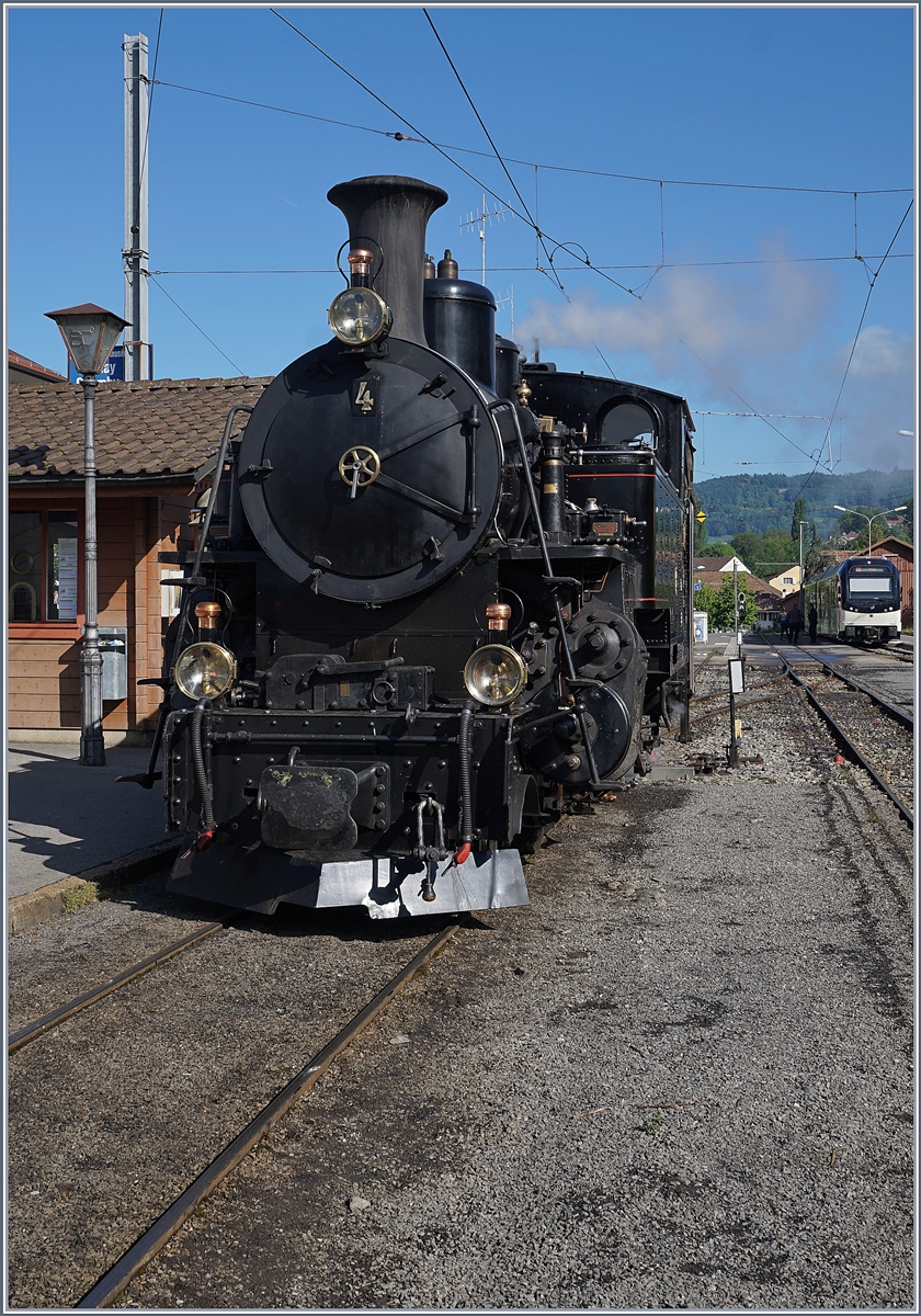50 Jahre Blonay-Chamby: Die  Dampfbahn Furka Bergstrecke  DFB HG 3/4 N° 4 weilte als Gastlok zum 50 Jahre Jubiläum bei der Blonay Chamby Bahn und zeigt sich hier in Blonay.

11. Mai 2018