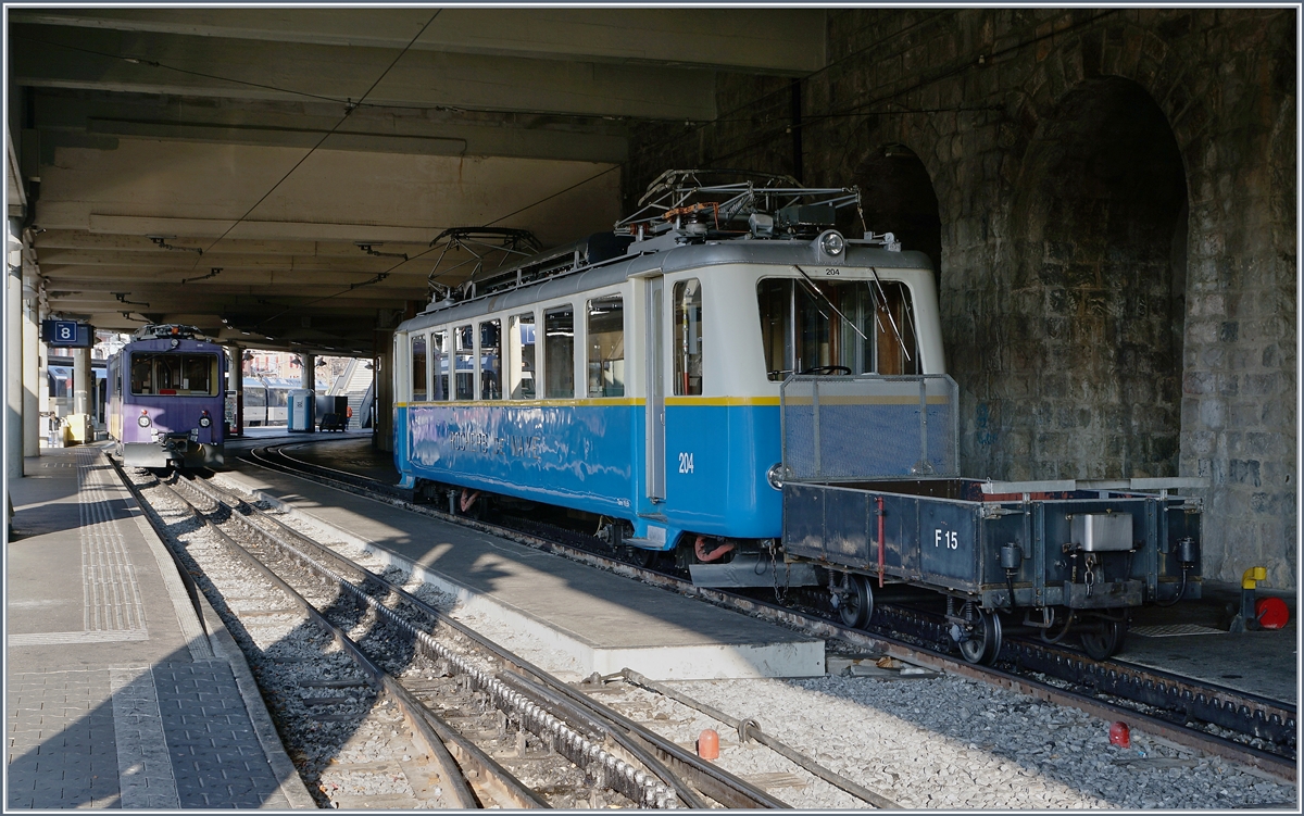 Der Rochers de Naye Bhe 2/4 204 in Montreux. Im Hintergrund ist ein Bhe 4/8 zu sehen.
14. Dez. 2016