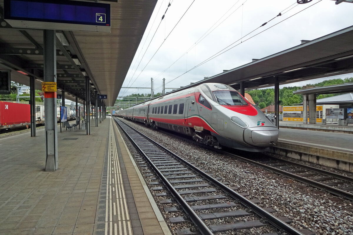 ETR 610-104 verlässt am 28 Mai 2019 Spiez.