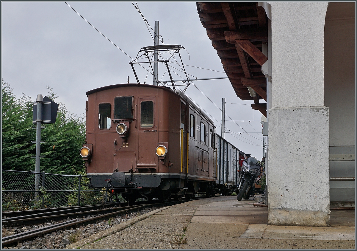  LA DER 2020 du Blonay-Chamby  / Saison Abschluss der Blonay-Chamby Bahn: Mit einem verstärkten Fahrplan und viel Dampf wird vor dem  Winterschlaf  nochmals viel Betrieb gemacht. Im Bild die BOB HGe 3/3 N° 29 welche mit ihrem Zug in Chamby eingetroffen ist und nun darauf wartet, ihn nun nach Chaulin zu schieben.

24. Okt. 2020