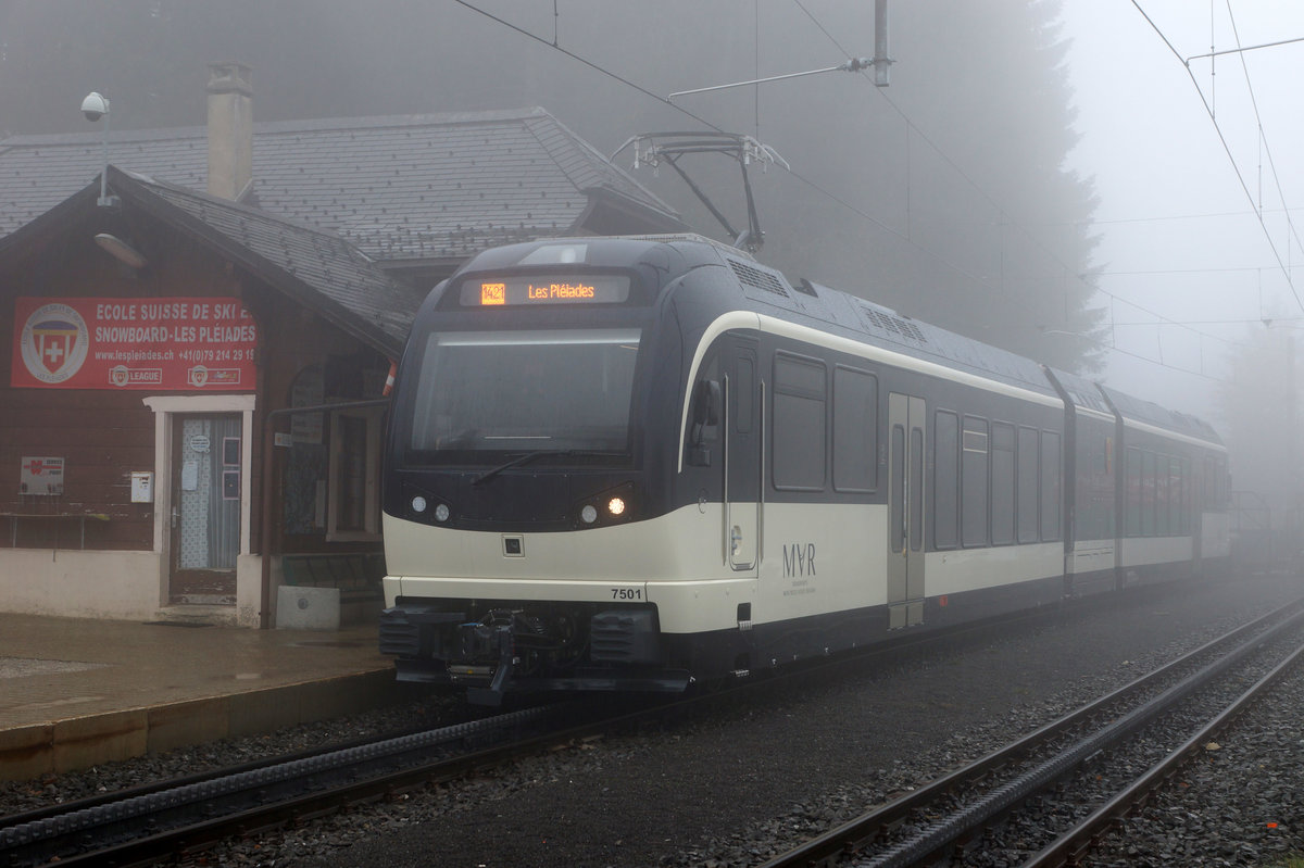 MVR/CEV: Der ABeh 2/6 7501 hatte am 13. April 2016 soeben als erster Triebzug der neuen SURF-FLOTTE Les Pléiades im planmässigen Einsatz erreicht.
Foto: Walter Ruetsch   