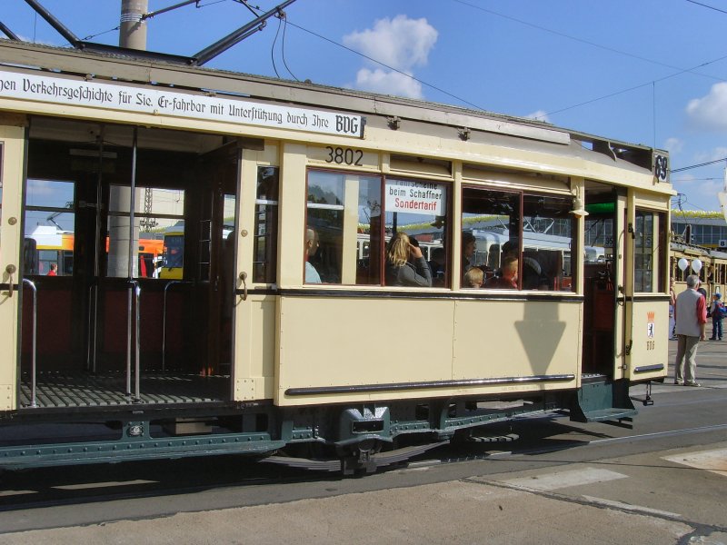 Hist. Tw 3802 auf dem Bh Lichtenberg vor der n�chsten Sonderfahrt zum Bhf Lichtenberg, Berlin Oktober 2009