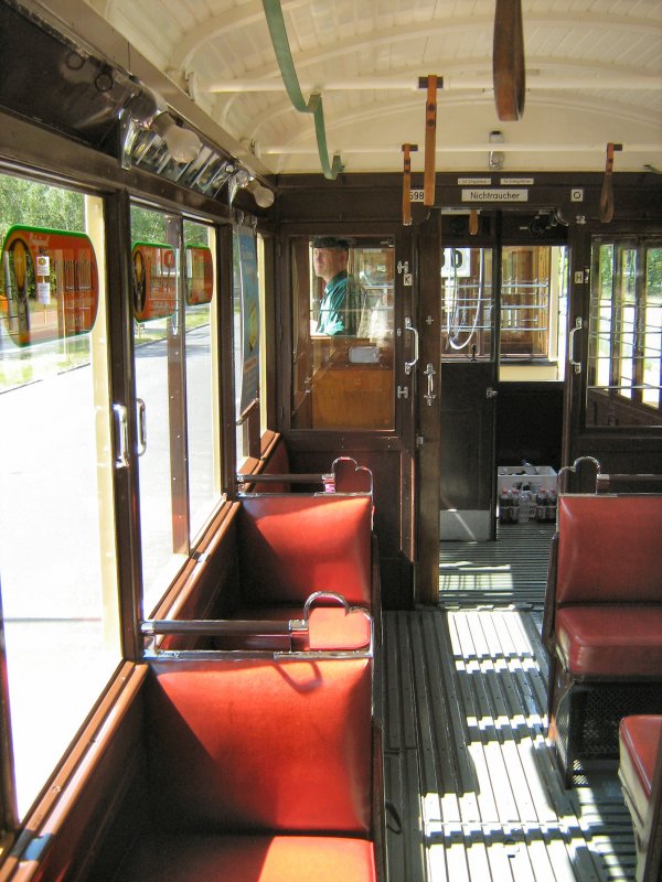 Innenansicht Tw 5984 w�hrend einer Themenfahrt in Alt-Schm�ckwitz, Sommer 2007