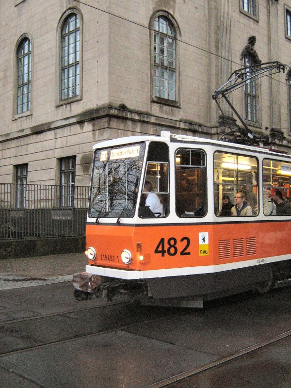 KT4D - 482 in der Schleife Am Kupfergraben, November 2008
