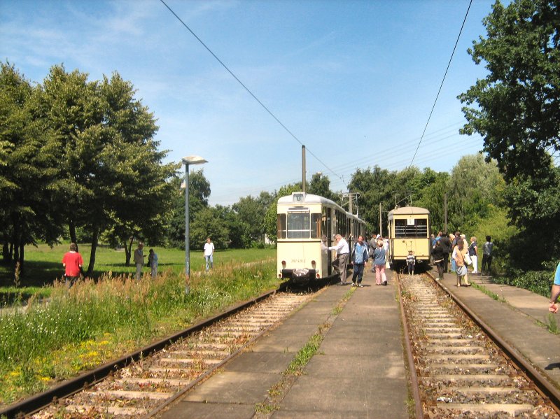 Pause bei der Themenfahrt Juni 2009 in der Schleife Wuhletalstrasse - Berlin-Marzahn 14. 6. 2009