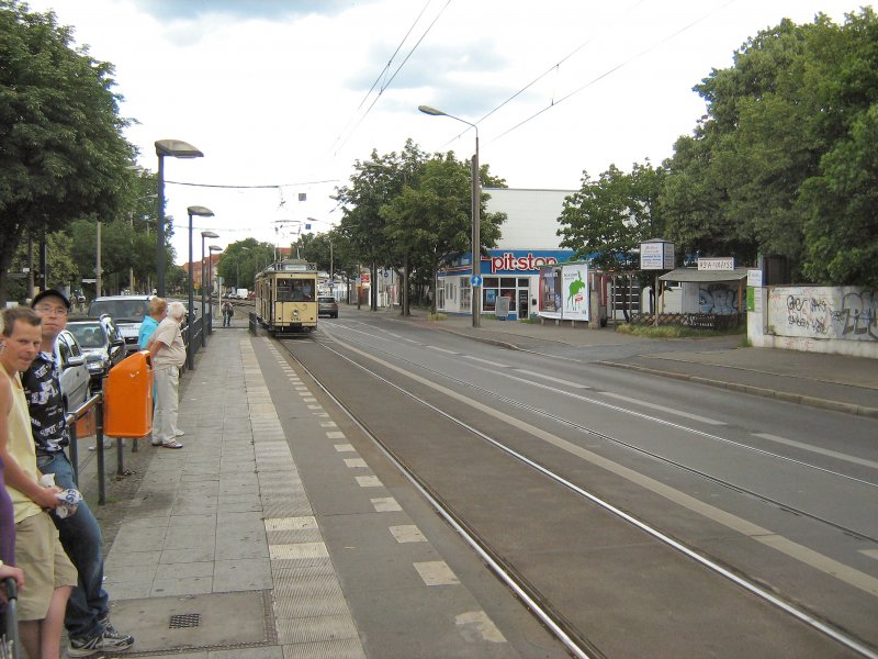 Strassenbahnzug mit Tw 5984 am S-Bhf. K�penick, Sommer 2007