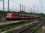 Die 111er Sandwich Gernitur fuhr als Kurzpendler zwischen Hanau und Frankfurt am Main Flughafen Regio.