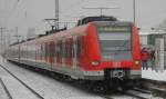 Ein 423 der S-Bahn Rhein-Main h�lt gerade in Ffm-Griesheim.