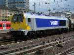 Da war die Voith maxima 40 CC noch fast Fabrik neu und kam mit einem Tankzug durch Mainz Hbf.