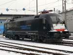 ES 64 U2-026 mit Farnair Europe Rail Logistics Sticker (nur auf einer Seite) in K�ln Deutzerfeld am 03.12.2010, Danke f�r die Info Daniel !!