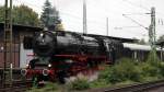 Ausfahrt der Schnellzug-Dampflokomotive der Baureihe 01 150 aus dem Bahnhof Bonn-Beuel mit Ziel K�ln Hbf.
