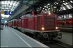 211 019-5 (ELV) und 211 054-2 (ELV) mit einem Sonderzug von K�ln-Hbf nach Vienenburg (Harz), hier in K�ln-Hbf am 1.12.2012.  