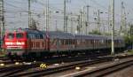 218 108 geh�rt zu den ersten 10 Serien Loks und steht wie frisch vom Werk am 12.07.2010 im Vorfeld des Frankfurter HBF´s.