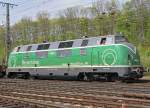 220 053 der Brohltalbahn/Reuschling mit Aluzug in Gremberg am 27.04.2010