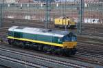 Eine frisch untersuchte 266 der ASCENDOS RAIL trifft im Vorfeld des Hagener Hbfs auf eine 293  (09.04.2010)